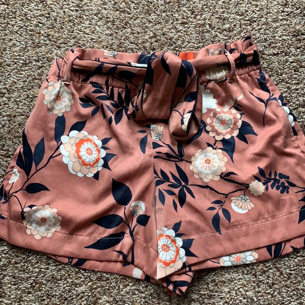 Loft Tie waist shorts